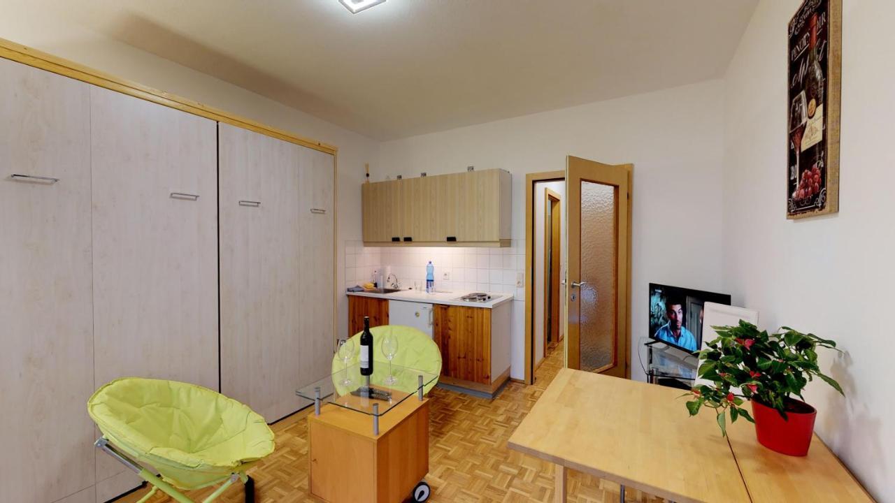 Vintage Garconiere Mit Balkon - 25 M2 Apartment Gmunden Exterior photo